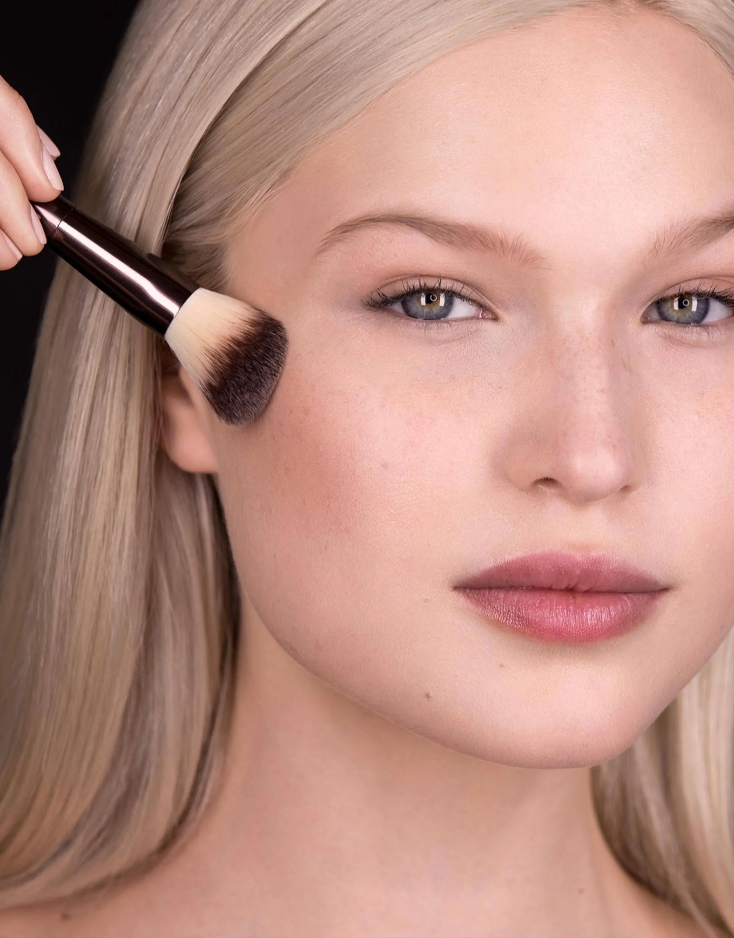 Hourglass Ambient™ Lighting Edit Brush - Çok Yönlü Fırça - Glaze Türkiye